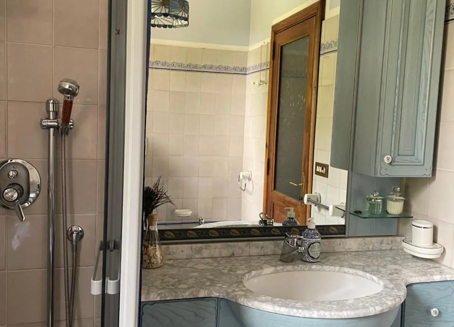 B&B Les Fleurettes Lomazzo Bed & Breakfast