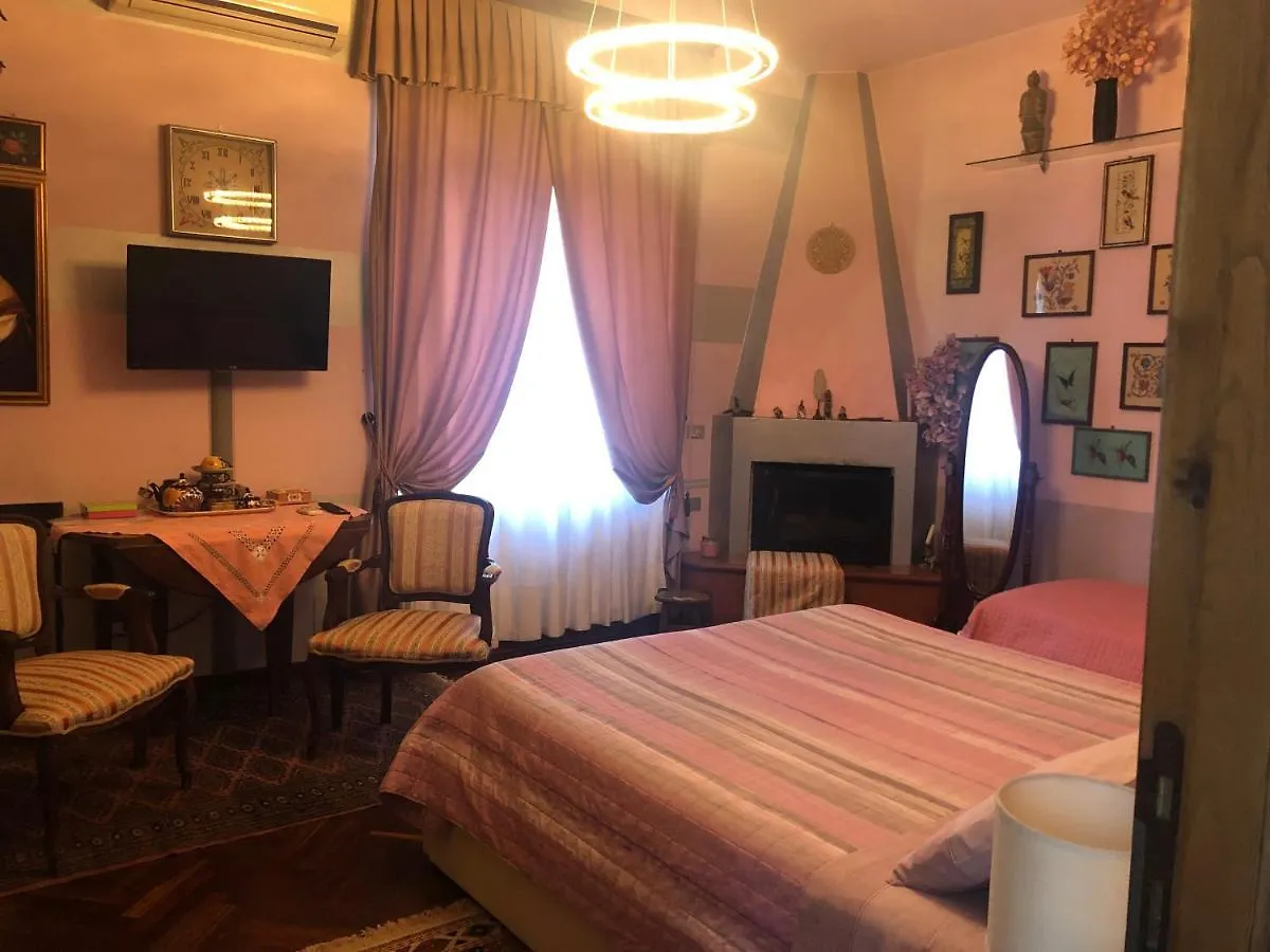 Bed and Breakfast B&B Les Fleurettes Λομάτζο